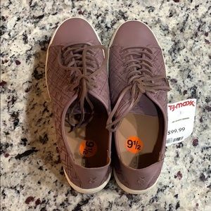NWT Mauve Frye Leather Sneakers
